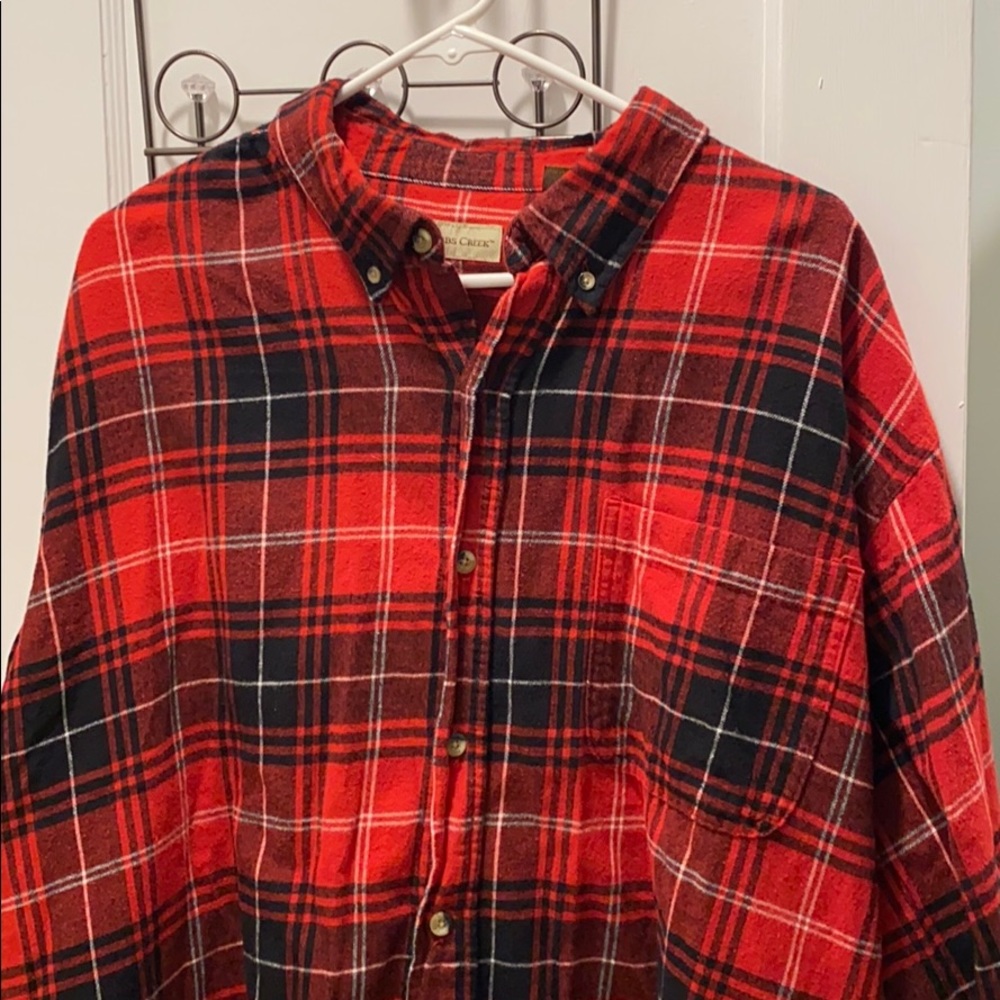 Men’s flannel long sleeved shirt